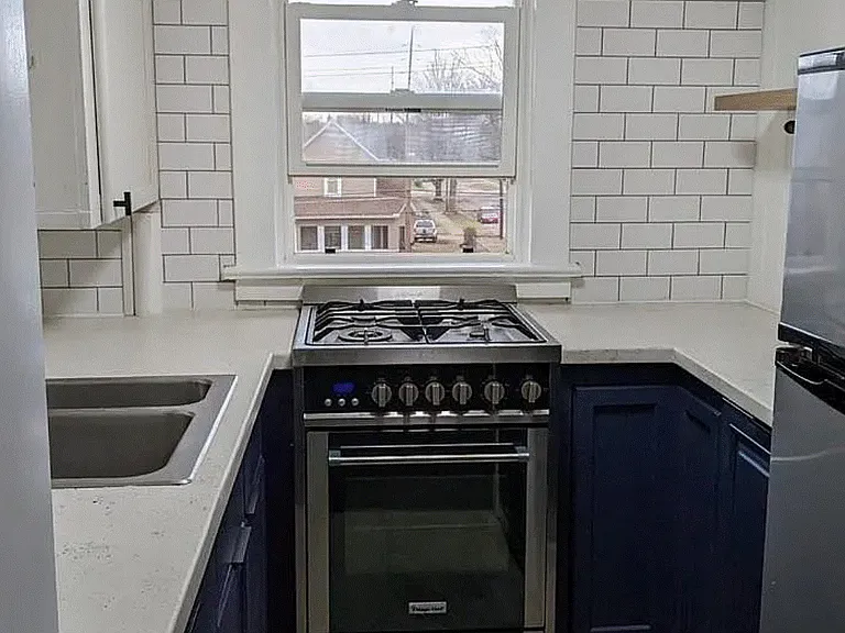 246 5th St NW #3 — Photo 1
