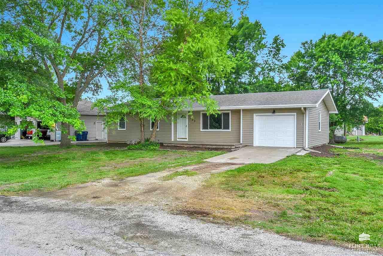 107 S High St, Riley, KS 66531 Zillow