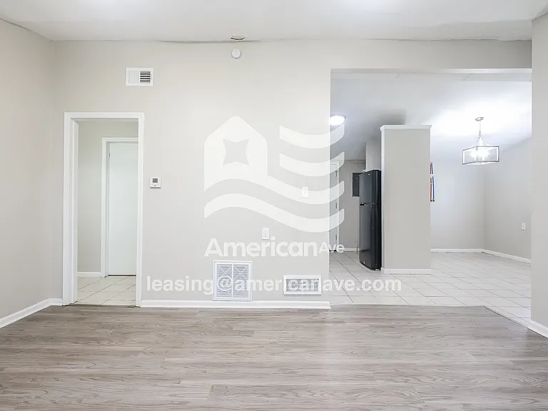 1064947_003_living_room_12700129.jpg