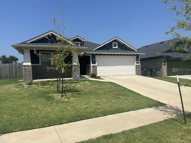 2229 Roca Dr — Photo 1