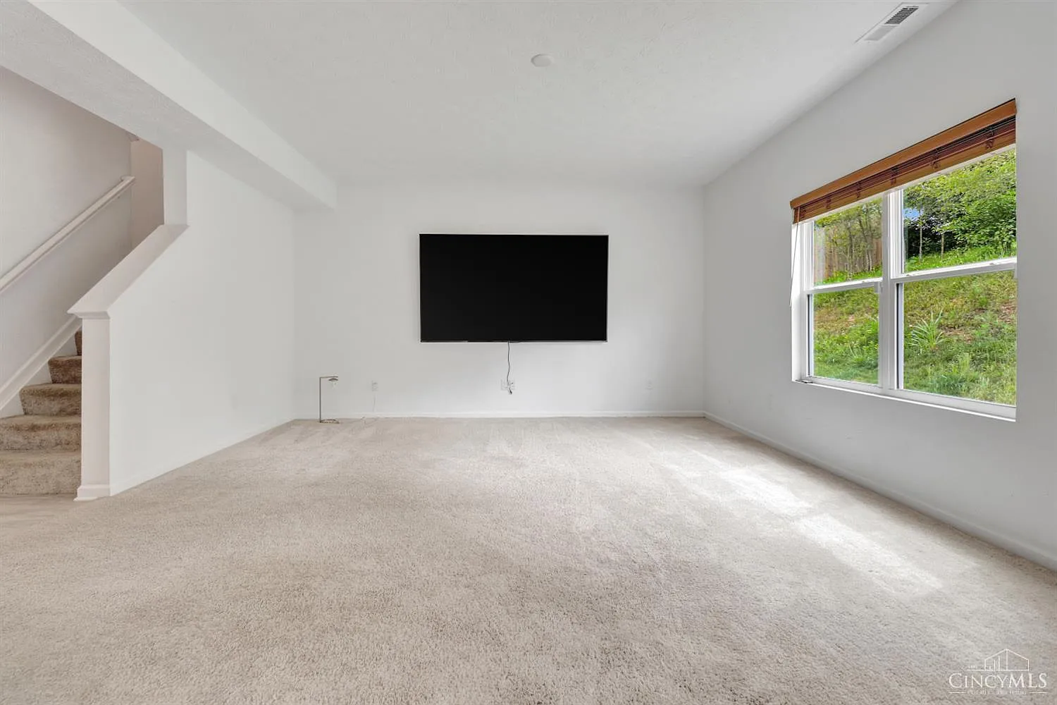 4 bed, 2.5 bath, 2446 sqft, $2,650 — Photo 3