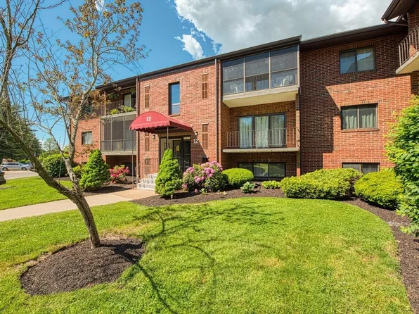 221 Oak St APT 12-15, Brockton, MA 02301