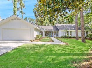 556 Beau Chene Dr, Mandeville, LA 70471