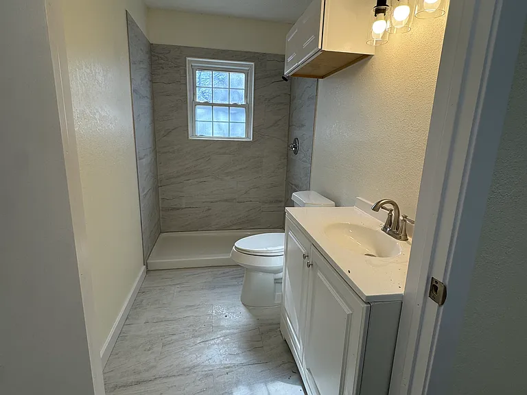 214 E Acheson St #1 — Photo 3