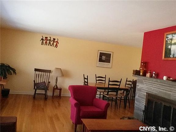 5th image of 108 Mineola Dr