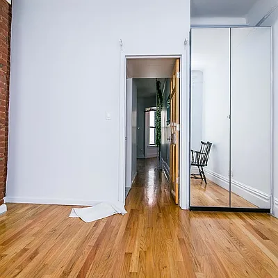 Rented by Nooklyn NYC LLC | media 9