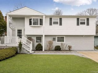 377 Deer Rd, Ronkonkoma, NY 11779