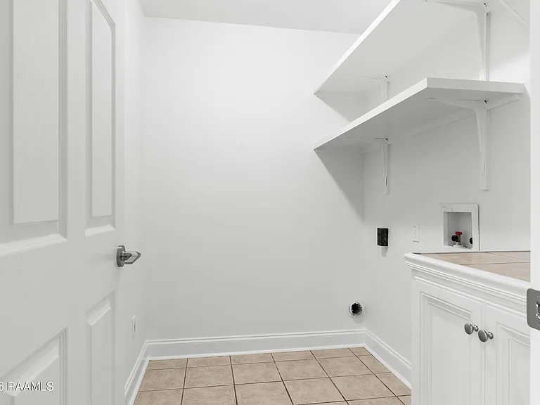106 Country Mile Dr — Photo 16