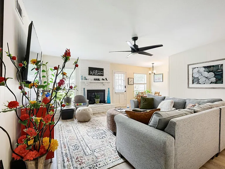 8927 Langdon Ln — Photo 10