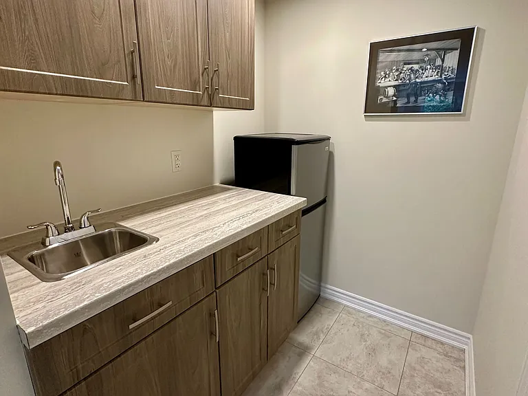 8 Robbie Way — Photo 17