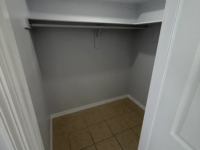 625 Belltower Ave #B — Photo 10