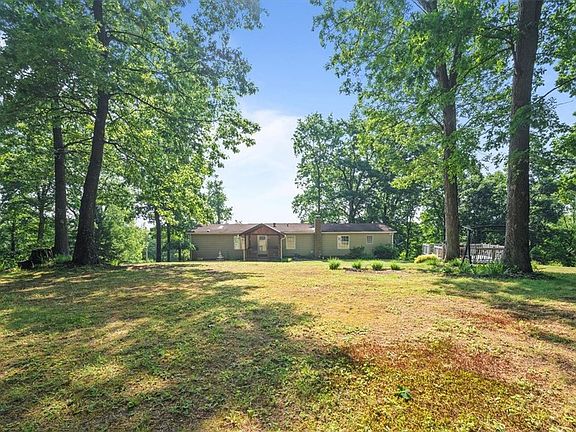 4th image of 179 Goodlin Dr