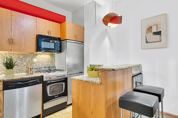 Rented by Compass | media 9