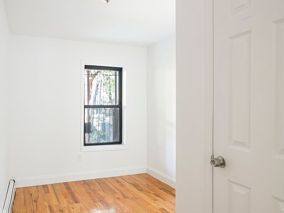 3rd image of 1211 Jefferson Ave #1