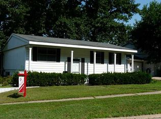 4401 White Pine Dr NE, Cedar Rapids, IA 52402