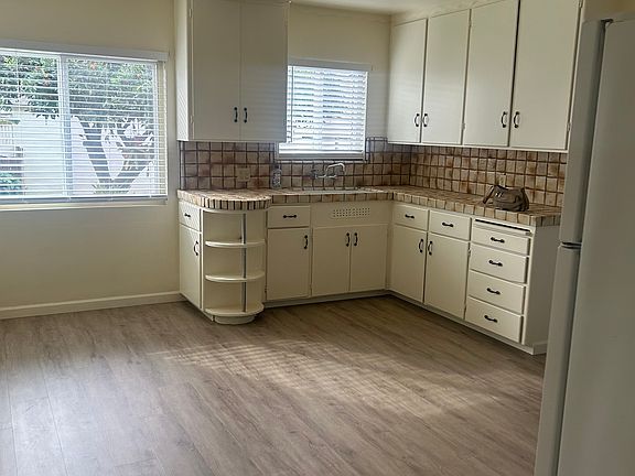 3rd image of 731 N 16th St