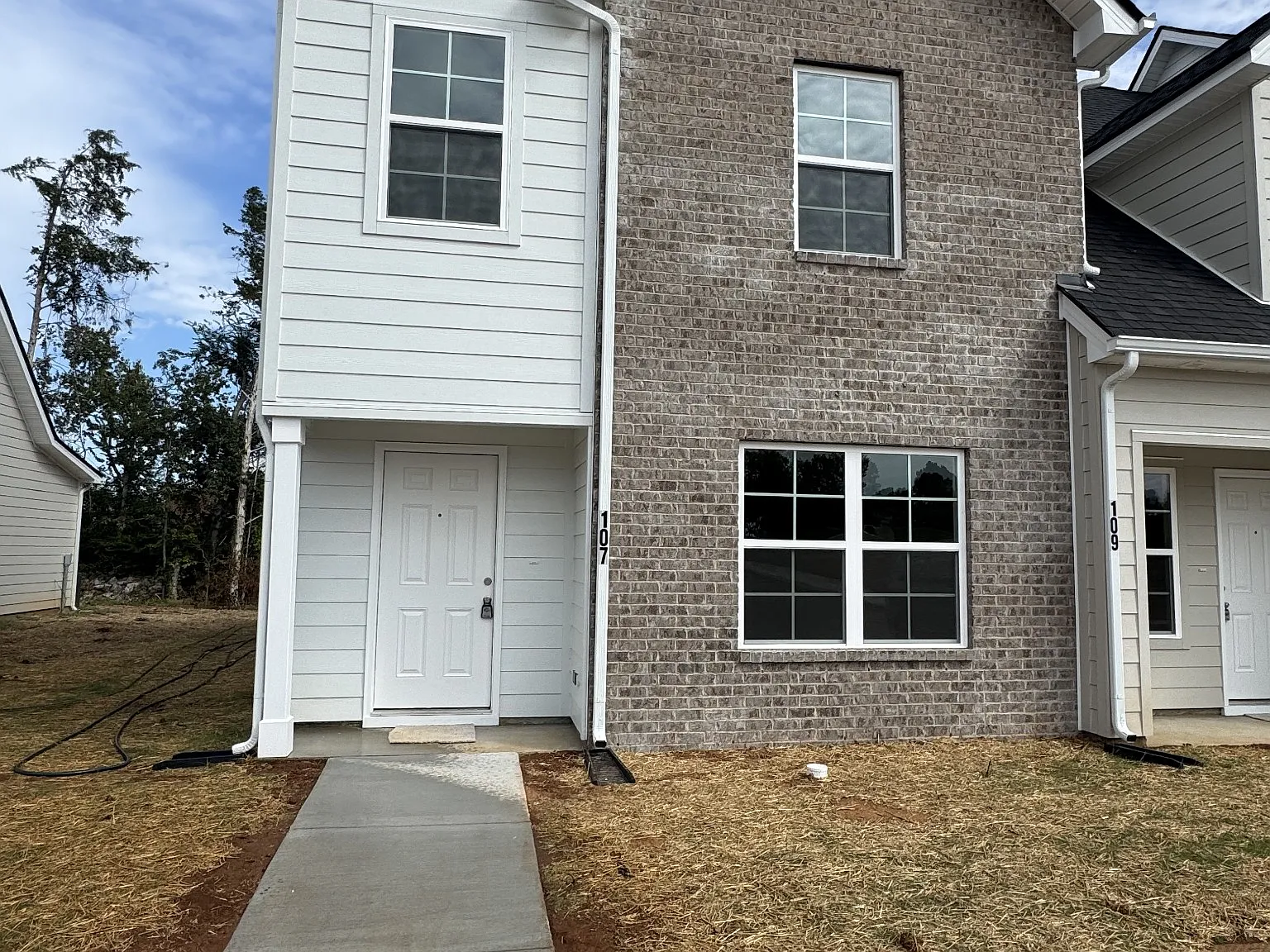 4 bed, 2.5 bath, 1461 sqft, $1,900 — Photo 2