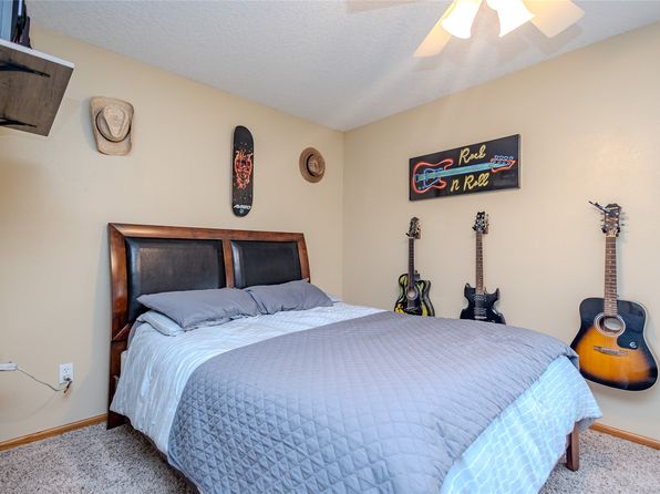 1504 W Jackson Ave, Indianola, IA 50125