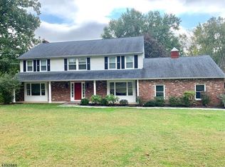 11 Deer Chase Rd, Morristown, NJ 07960