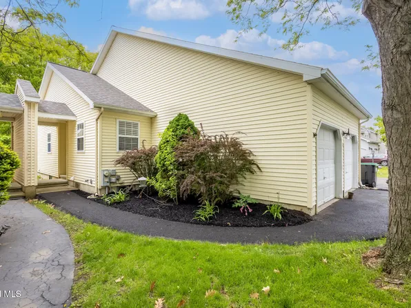 22 Brook Street, Rensselaer, NY 12144