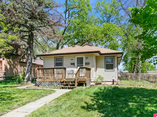 1952 Nebraska St, Blair, NE 68008