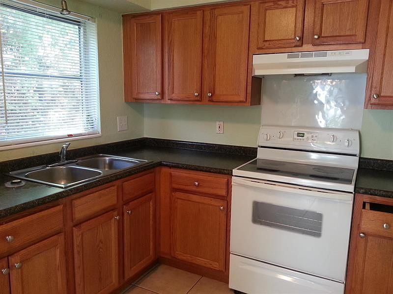 2nd image of 124 Yacht Club Dr #9
