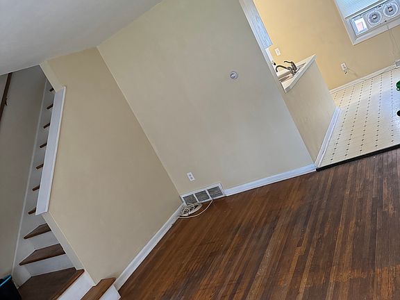 2nd image of 128 Sudbury Ln APT B