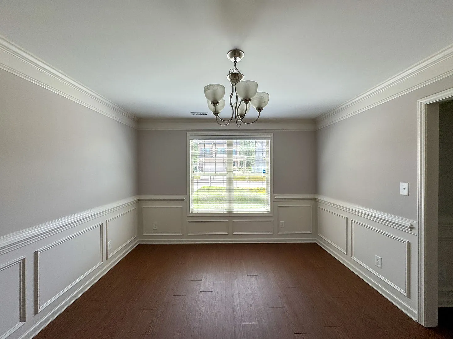 Lovely 3 Bed 2.5 Bath Home in Lextington Plantation — Photo 3