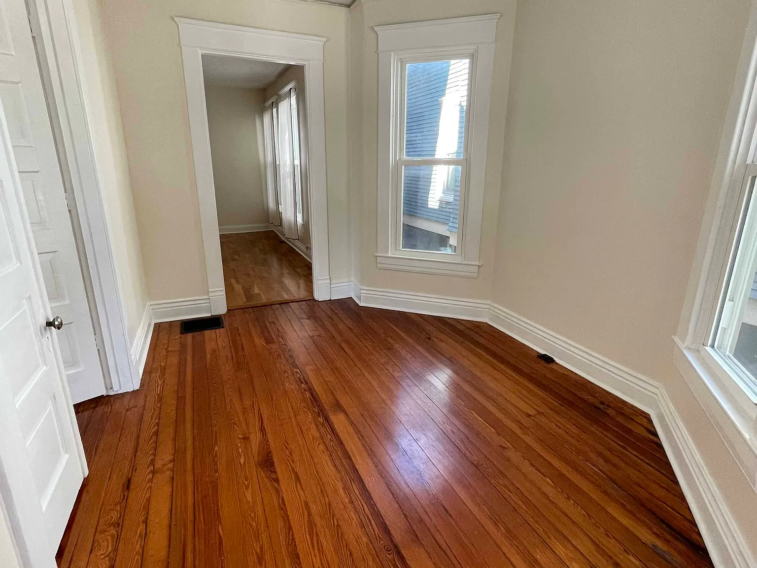 2 bed, 1100 sqft, $1,700 — Photo 3