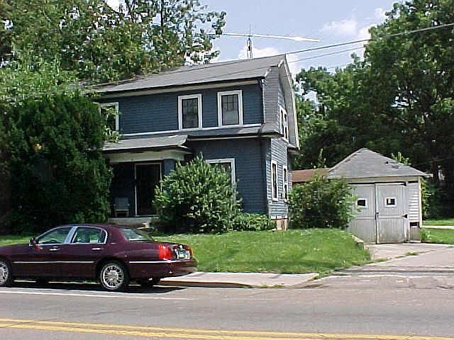 2nd image of 925 E Fairfield Ave