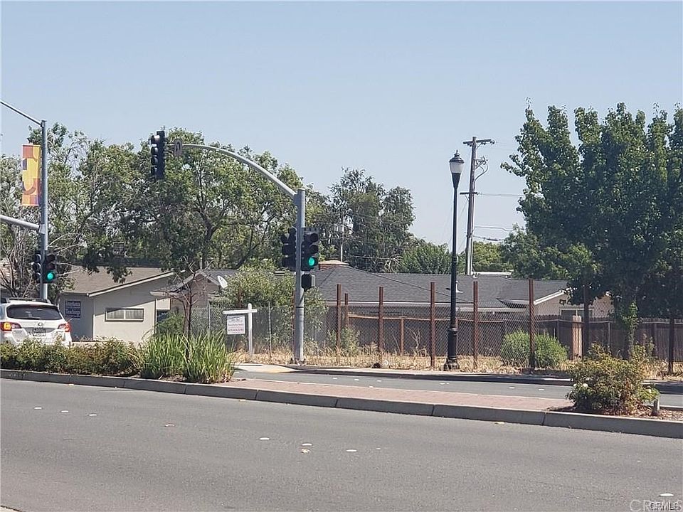 1st image of 4125 Railroad Ave