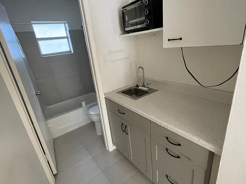 2nd image of 1750 SW 21st St