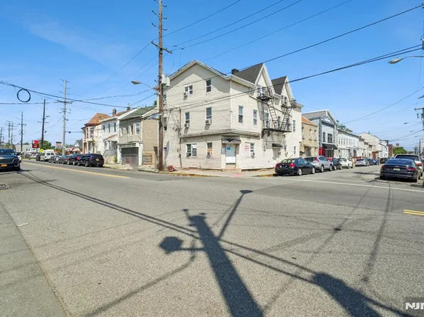 196-198 Beech St, Paterson, NJ 07501