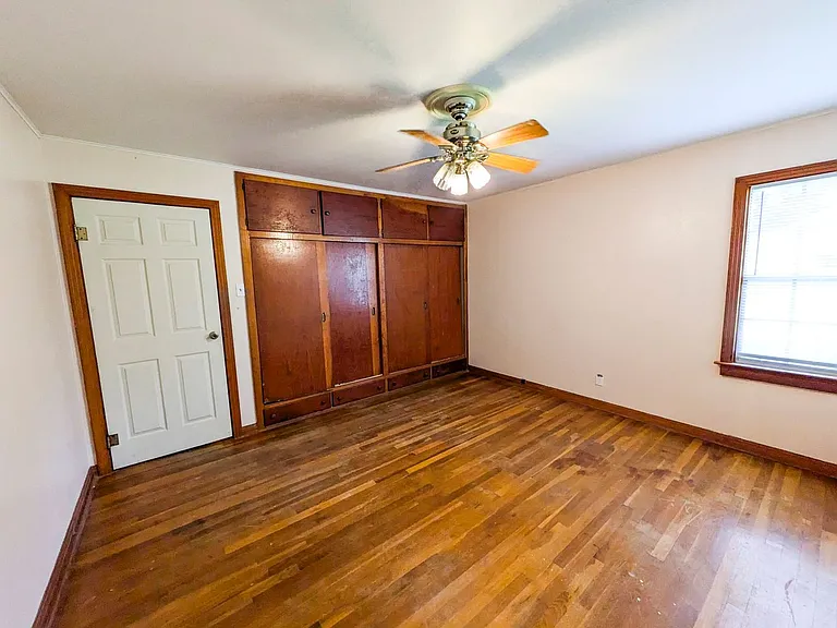 270 N Ann St — Photo 6