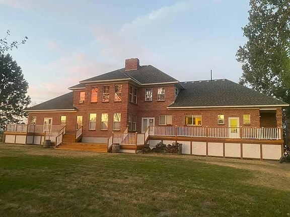 2nd image of 46064 Schoolhouse Rd