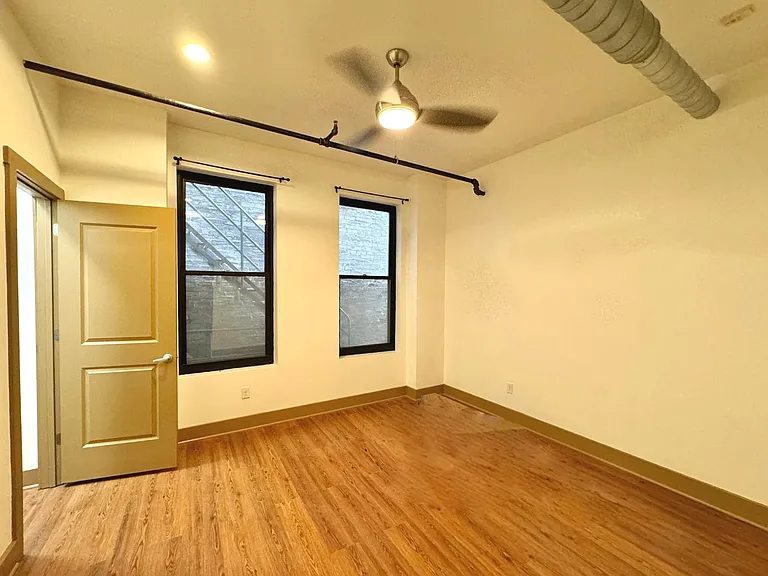641 Walnut St Apartments — Photo 42