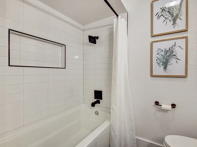 7621 S Harvard Ave — Photo 42