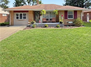 2813 Oak Ave, Mattoon, IL 61938