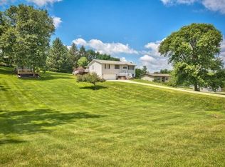 606 3rd St S, Coggon, IA 52218
