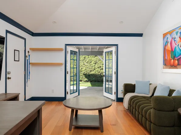 10208 S Hobart Blvd, Los Angeles, CA 90047