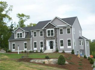 14 Longbrook Dr, Cumberland, RI 02864