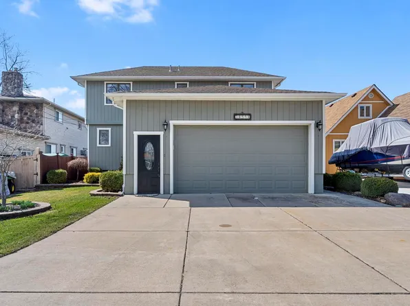 30990 Bayview Dr, Gibraltar, MI 48173