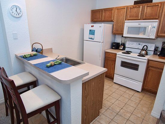 VSD3T19-06-Kitchen-and-Bar