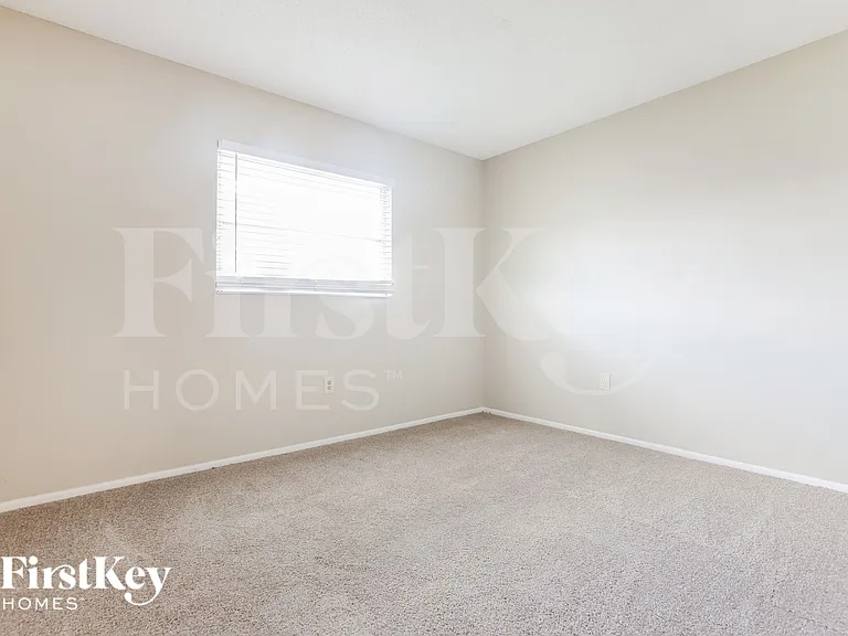 21460 Bancroft Ave — Photo 13