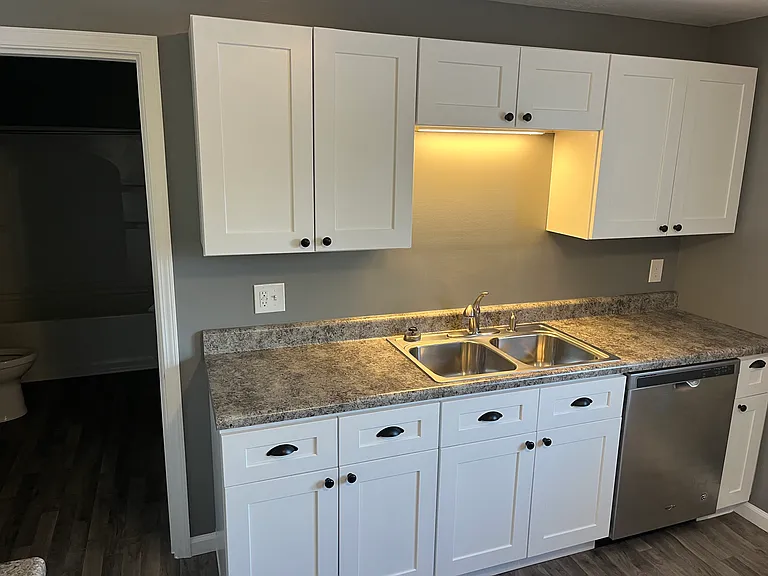404 E Walnut St #2 — Photo 4