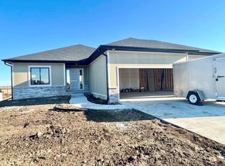 5900 SW Sierra Madre Dr, Lincoln, NE 68523