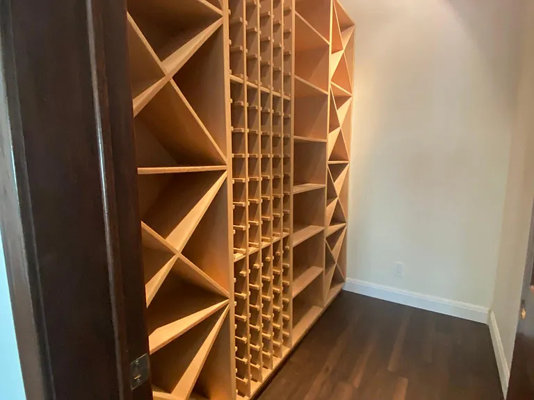407 Jordan Dr — Photo 6