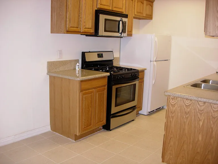 3336 Bagley Ave — Photo 18