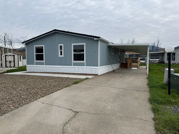 4729 S Pacific Hwy Unit 32, Phoenix, OR 97535