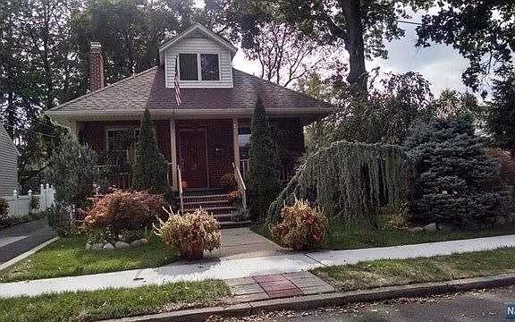 2nd image of 210 Bergen Ave